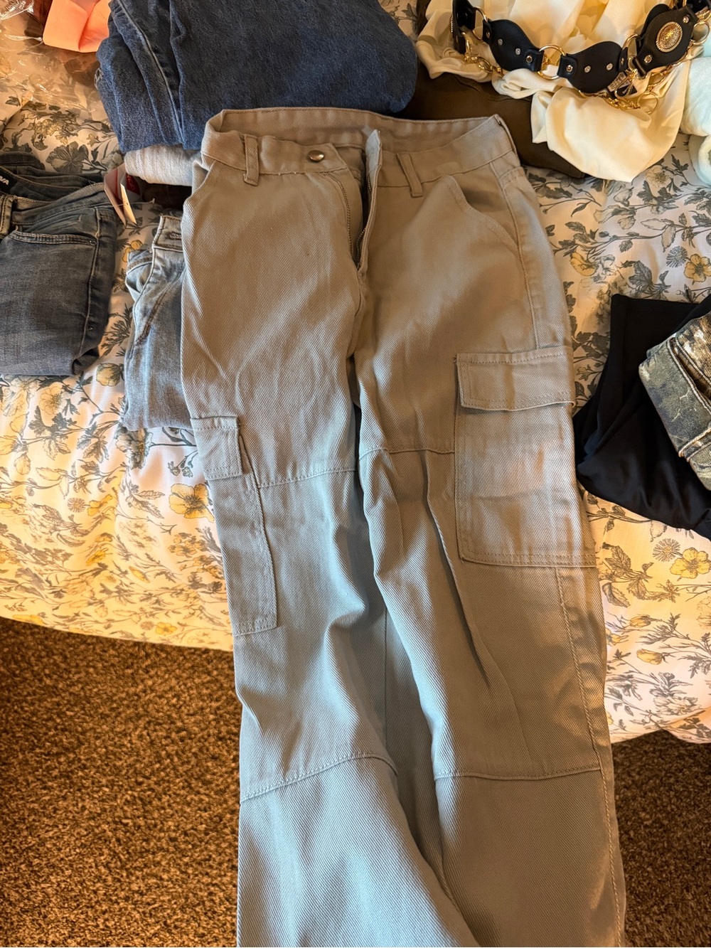 women cargo light grey pants
